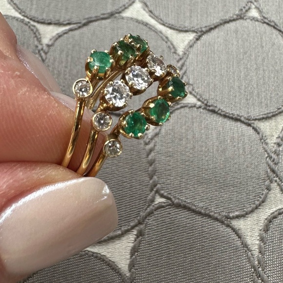 14 carat gold Emerald and diamond cocktail ring - Picture 8 of 8